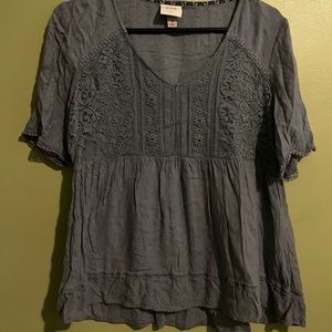 Knox Rose size M, dusty blue, linen blend top.
